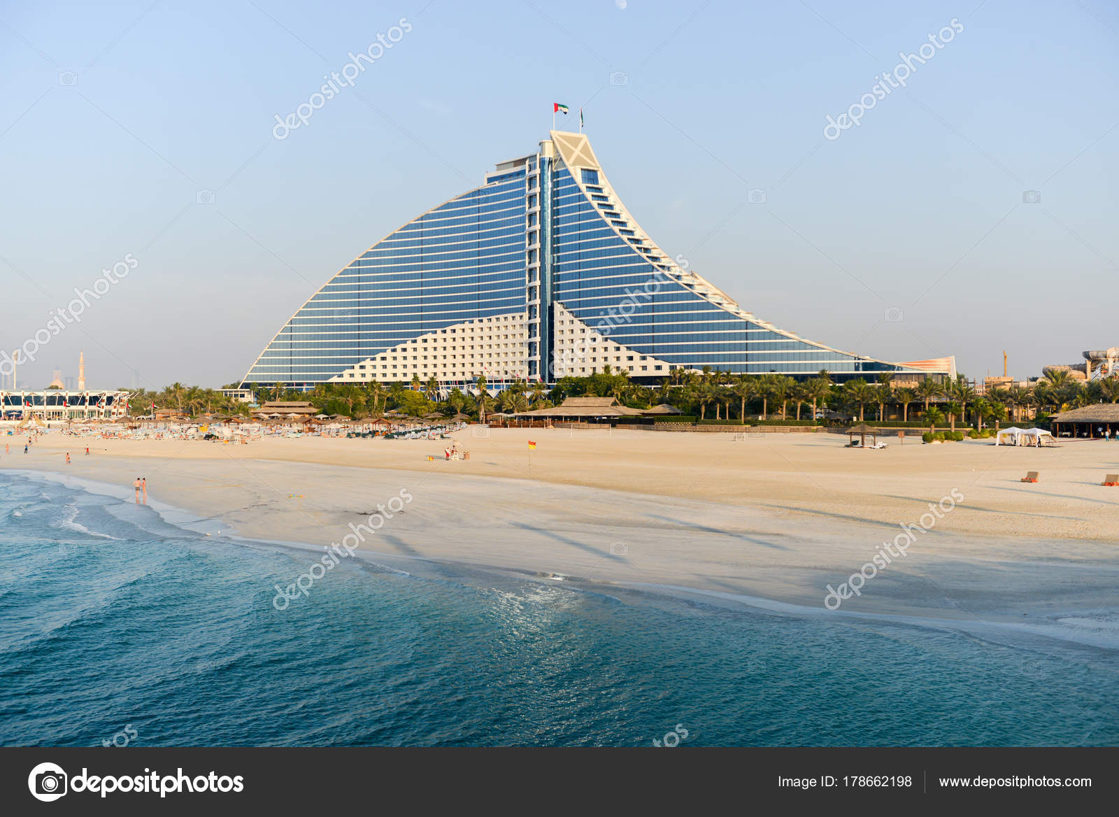 Jumeirah Beach Hotel Dubai Uae Stock Editorial Photo
