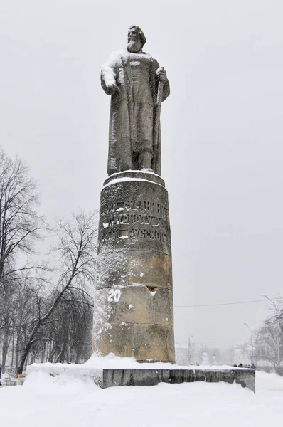 イワン ・ スサーニン記念碑 - コストロマ、ロシア — ストック写真