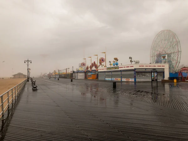 Tekerlek - Coney Island merak ediyorum. — Stok fotoğraf