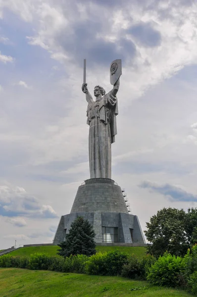 Moederland monument - Kiev, Oekraïne — Stockfoto