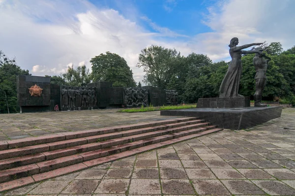 Monument to the War Glory of the Soviet Army — Stock Photo, Image