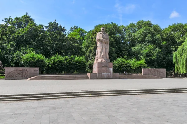 Monumento a Iván Franko - Lvov, Ucrania —  Fotos de Stock