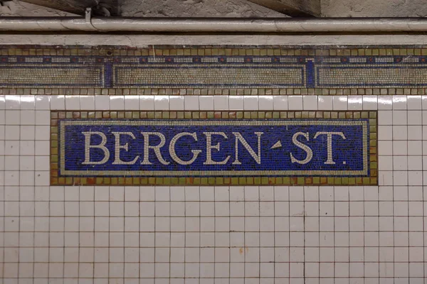 Bergen Street tunnelbanestation - Brooklyn, New York — Stockfoto