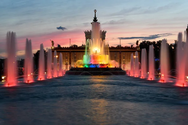 Fonte da flor de pedra - Moscou, Rússia — Fotografia de Stock