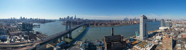 Panoramic view of the Williamsburg Bridge from Brooklyn, New York.