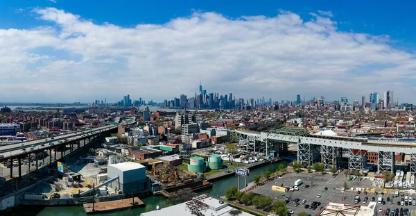 Panoramiczny Widok Kanał Gowanus Brooklynie Autostradą Gowanus Manhattanem Tle — Zdjęcie stockowe