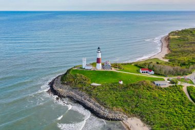 Long Island, New York, ABD 'deki Montauk Deniz feneri ve sahil manzaralı..