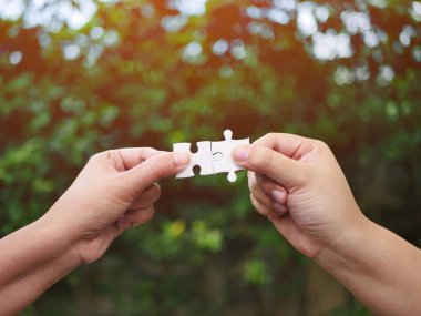 İki el olusturmak Yapboz