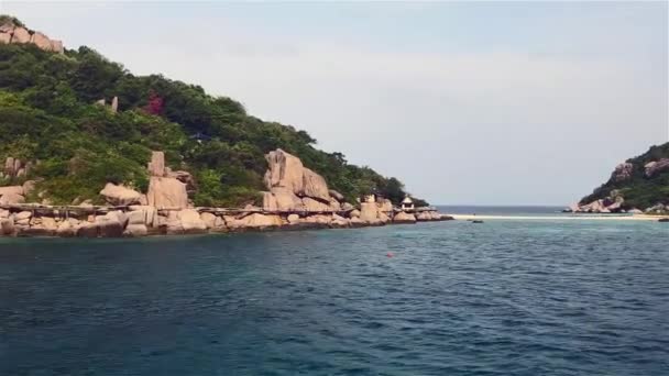 Litoral Dia Natureza Com Ilha Azul Ondulado Fundo Mar Filmagem — Vídeo de Stock