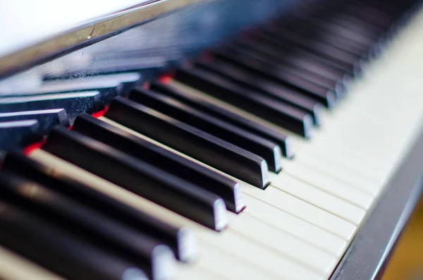 Vintage piano keyboard — Stockfoto