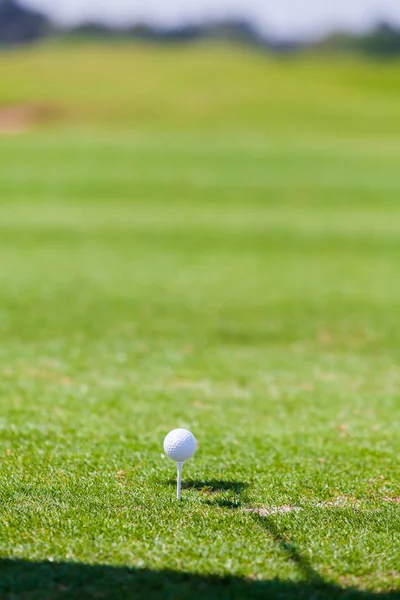 Μπάλα του γκολφ σε ΤΕΕ έτοιμη να χτυπήσει — Φωτογραφία Αρχείου