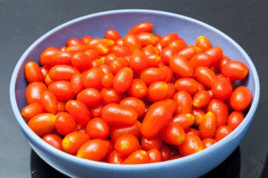 Mavi kapta taze tecavüz kiraz domates