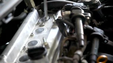 Otomatik mekanik değişen Buji anahtarı garaja ile el kadar kapatın