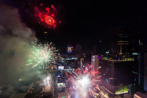 Fyrverkeri nyår Celebration Bangkok, Thailand - 31 December, — Stockfoto