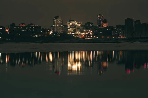 Nachtaufnahme der Stadt — Stockfoto