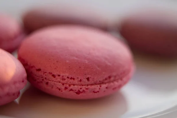 Macaroane roz și liliac — Fotografie, imagine de stoc