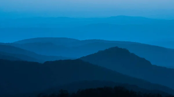 Vacker Berg Naturlig Bakgrund Vid Solnedgången — Stockfoto