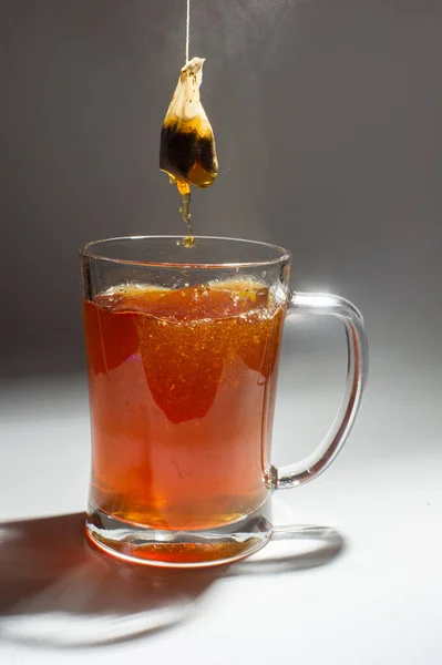 Glas Tee Auf Schwarzem Hintergrund — Stockfoto