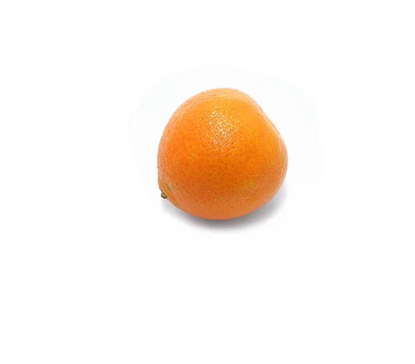 Pomarańczowy mandarynka na białym tle — Zdjęcie stockowe
