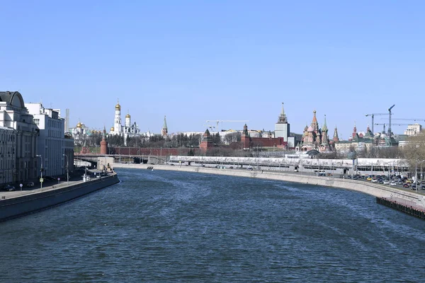 Moscow Kremlin on a sunny spring day — Stock Photo, Image