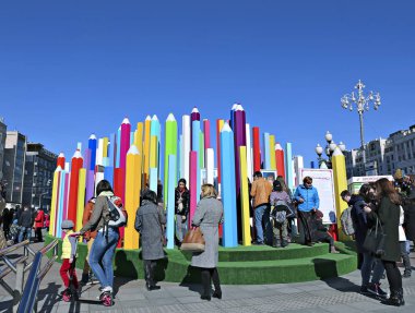 Çocuk çizimleri Moskova sokaklarında Festival