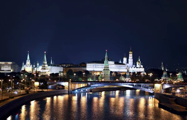 Moskauer Stadtlandschaft bei Nacht — Stockfoto