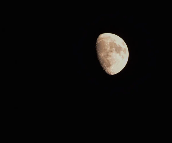 Appena passata la mezza luna — Foto Stock