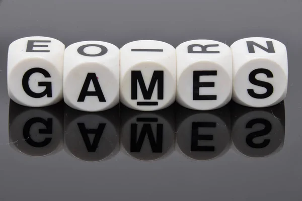 Buchstabenwürfelspiele — Stockfoto