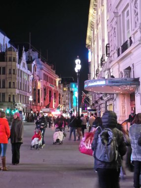 Geceleri Picadilly