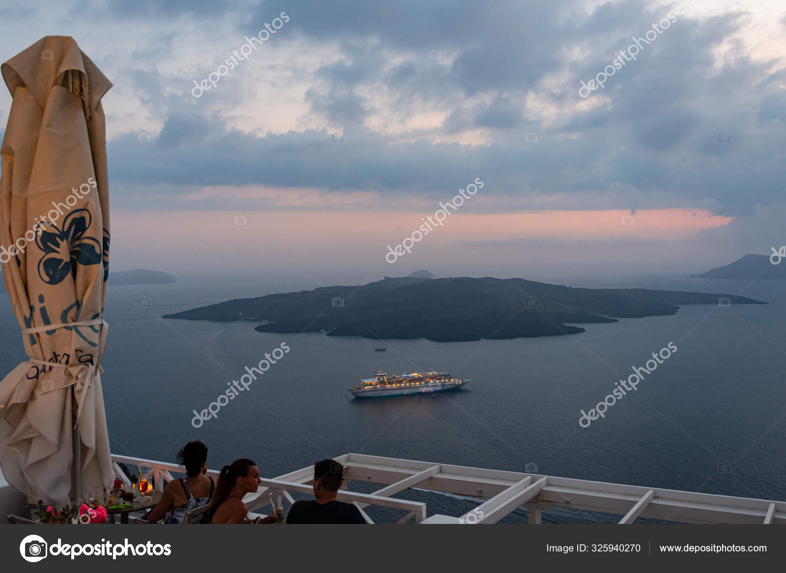 Cafe with a view – Stock Editorial Photo © RogerUtting #325940270