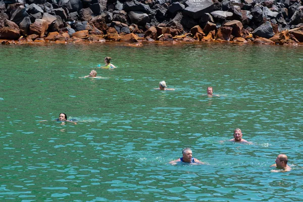 Schwimmen in heißem Wasser — Stockfoto