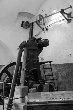 Eski fabrika makineleri 