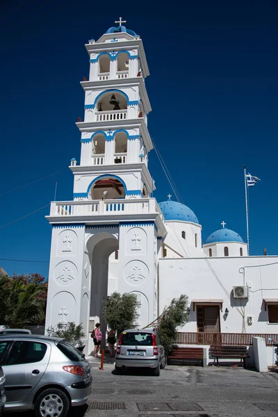 Klocktornet Och Domedd Taket Holy Cross Church Perissa — Stockfoto