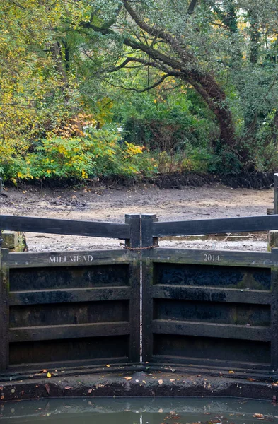 Гилдфорд Великобритания Ноября 2019 Года Открытые Верхние Ворота Осушенного Шлюза — стоковое фото
