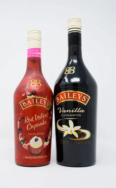 Reading United Kingdom December 2019 Baileys Cream Limited Edition Red — стокове фото