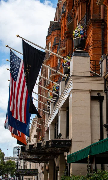 英国伦敦 2019年8月18日 世界著名的克拉里奇酒店 Claridges Hotel 在布鲁克街的入口 — 图库照片