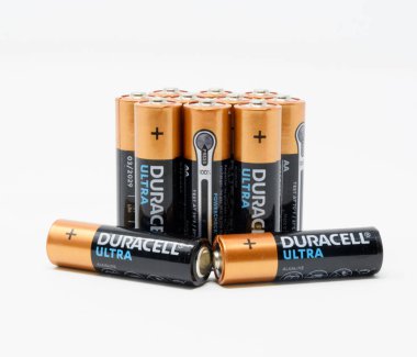 Okuma, Birleşik Krallık - 29 Aralık 2019: Bir düzine Duracell Ultra AA pili