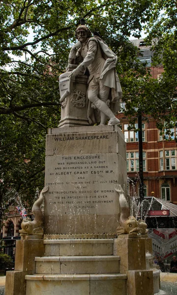 Λονδίνο Ηνωμένο Βασίλειο Αυγούστου 2019 Παρουσιάστηκε Άγαλμα Του William Shakespeare — Φωτογραφία Αρχείου