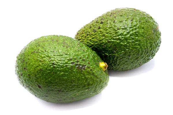 Aguacate fresco aislado — Foto de Stock