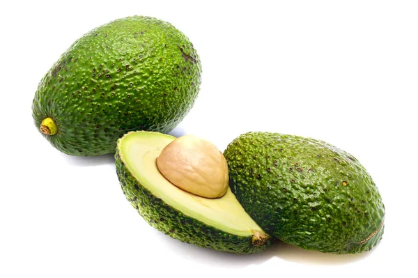 Aguacate fresco aislado — Foto de Stock