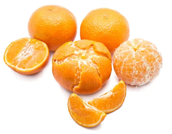 Świeży Clementine na białym tle — Zdjęcie stockowe