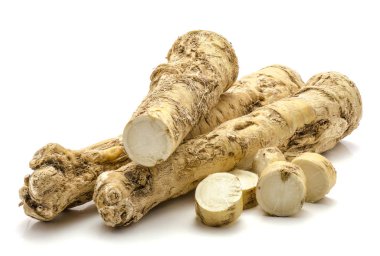 İzole horseradish kök