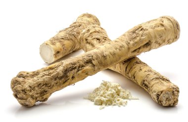 İzole horseradish kök