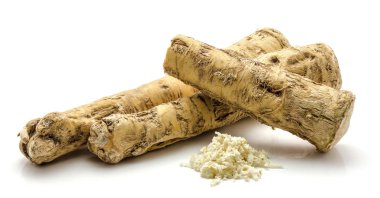 İzole horseradish kök