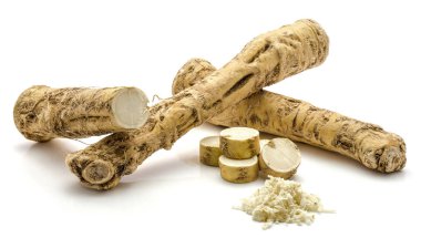 İzole horseradish kök