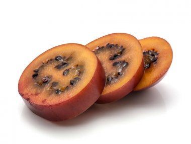İzole tamarillo meyve
