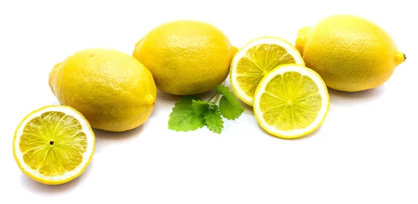 Limão com melissa isolada — Fotografia de Stock
