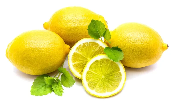 Limón con melisa aislada —  Fotos de Stock