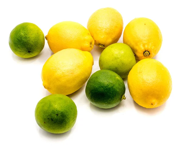 Citrusfrukter isolerad på vit — Stockfoto