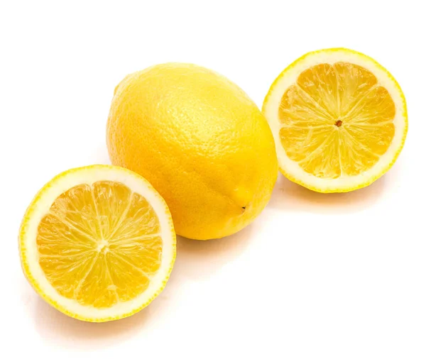Zitrone isoliert auf Weiß — Stockfoto